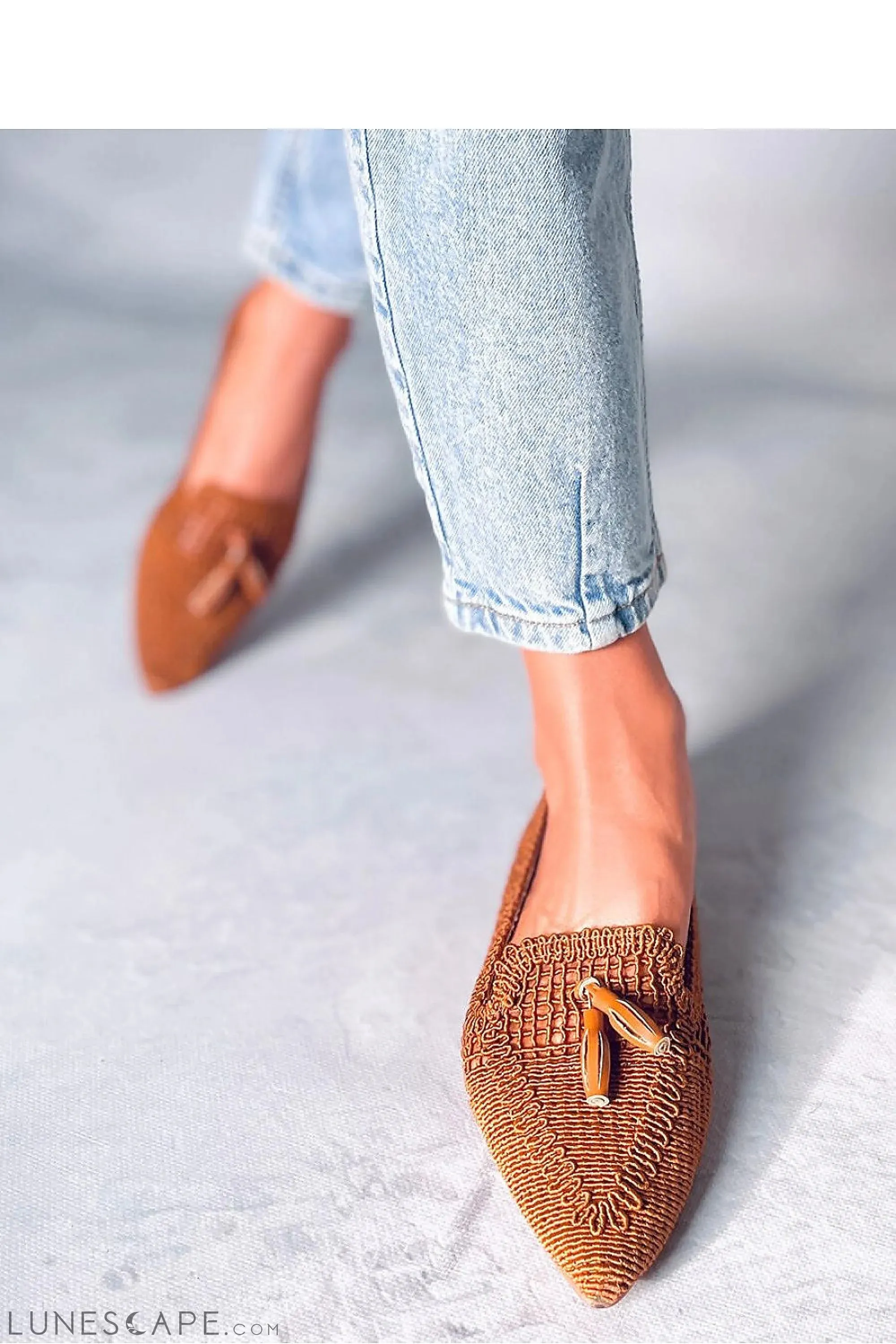 Brown Pointed Toe Woven Raffia Women's Loafers with Tassels